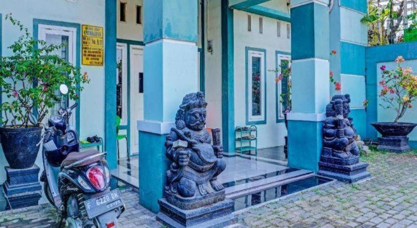 Oyo 91731 Home Stay Elis Cateliya Syariah Karawang Luaran gambar